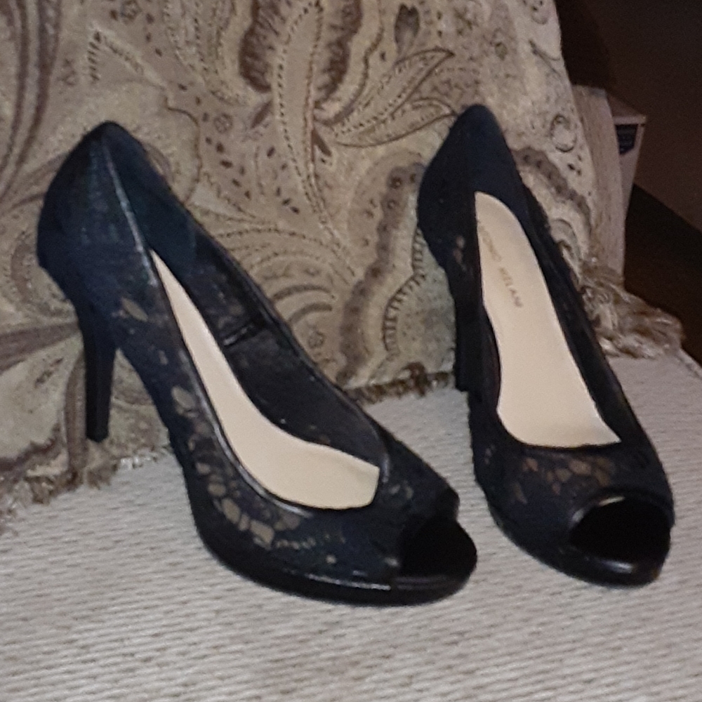♥️FINAL REDUCTION- Lace Platform Heels